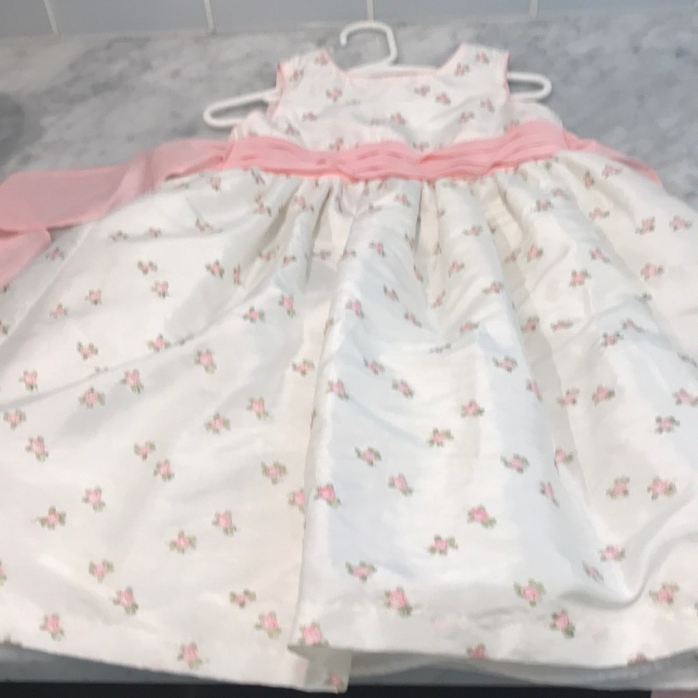 Precious taffeta dress with crenlins